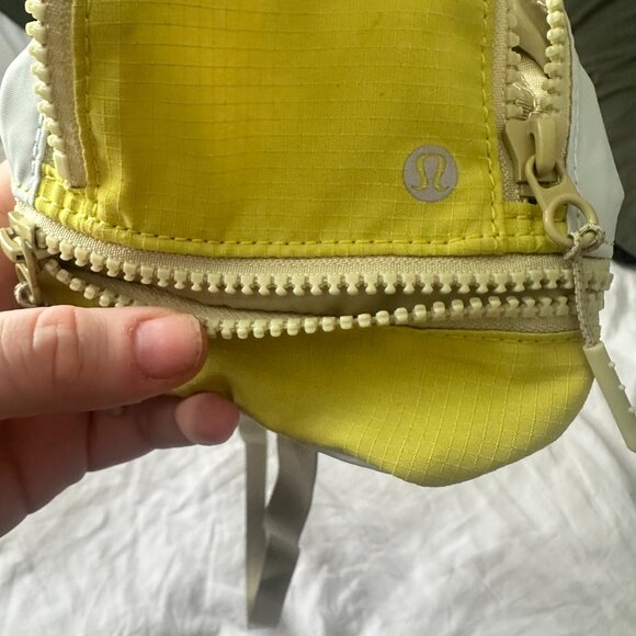 Lululemon City Adventurer Nano Crossbody Bag Yellow Serpentine/Ocean Air… - Picture 3 of 7
